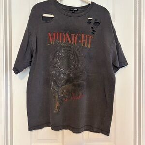 Fashion Nova Graphic Women’s Tee Shirt